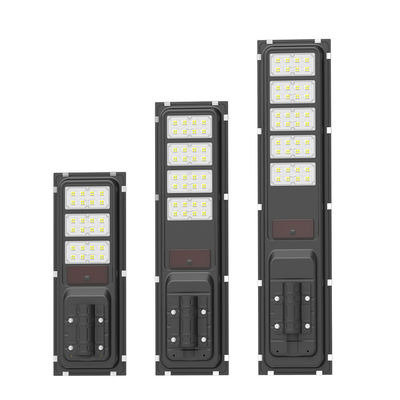 Luce stradale a LED solare sostenibile per esterni in città intelligenti ed ecologiche